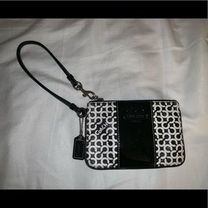 Coach Bags - Coach wristlet Coach Bags - Coach wristlet